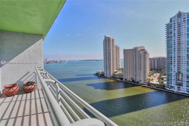 Building Photo - 325 S Biscayne Blvd Unit 2317 Rental