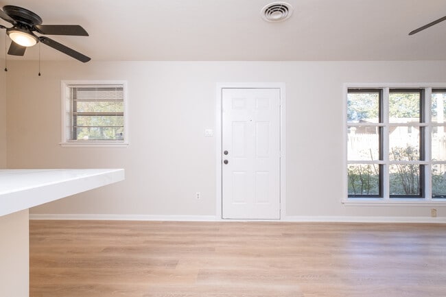 Photo - 7321 Illinois St