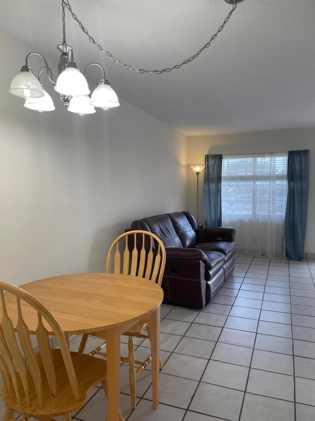 Photo - 1 Abbey Ln Unit 205