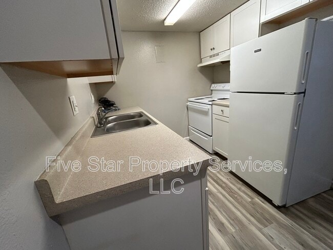 Photo - 205 W Allen St Unit 117