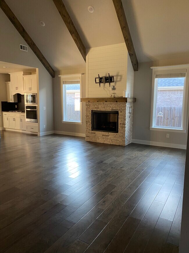 Photo - 1411 Eureka Rd