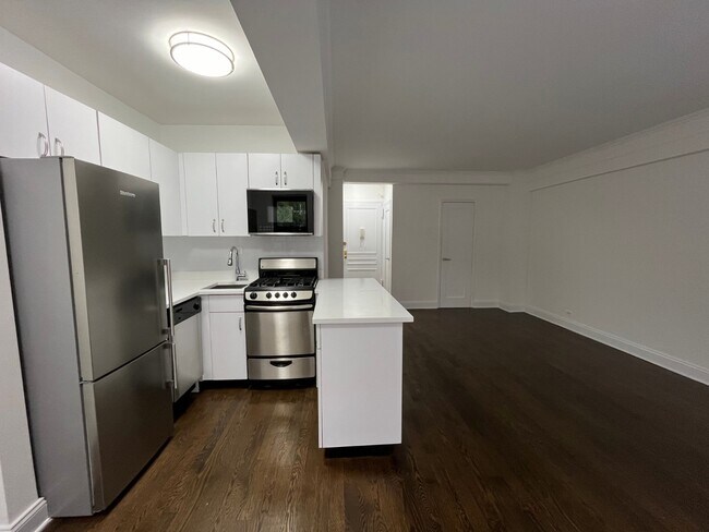 Photo - 20 Beekman Pl Unit 9E