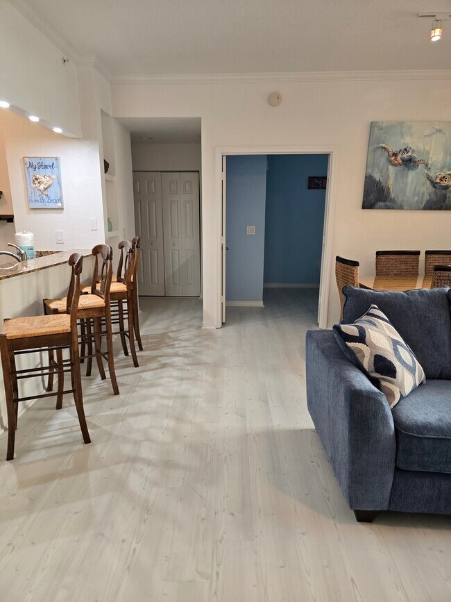 1064 N Tamiami Trl Unit Down Town Sarasota 5 Star