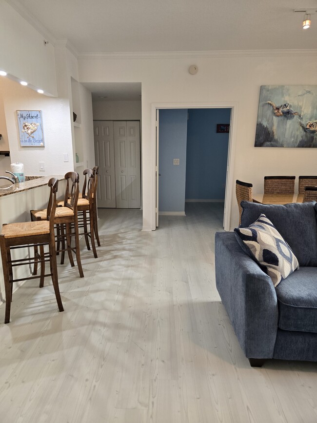 Photo - 1064 N Tamiami Trl Unit Down Town Sarasota 5 Star