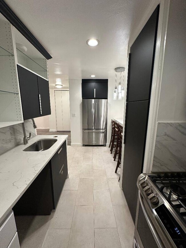 Building Photo - 140-17 84th Dr Unit 2C