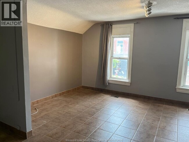 Photo - 16 Main St W Unit A