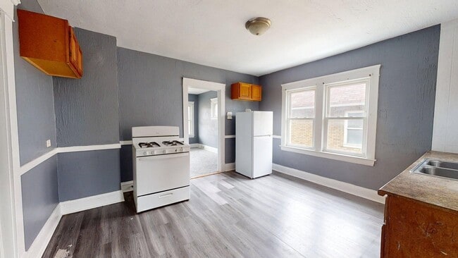 Photo - 12523 Forest Ave Unit 2