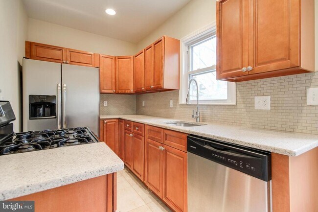 Photo - Beautiful and spacious 1 bedroom with office and backyard in Manayunk Unit 1