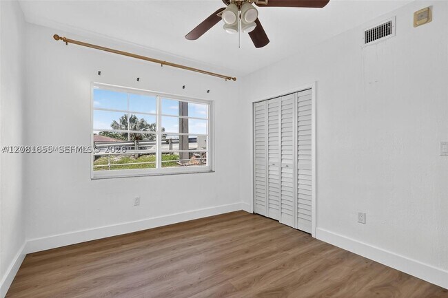 Photo - 7207 Bay Dr E Unit 25