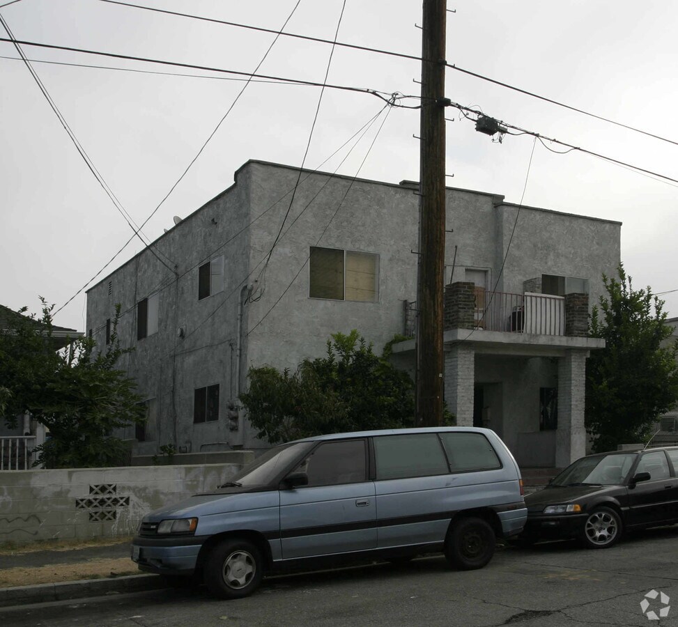 Photo - 779 E 18th St