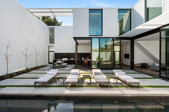 Photo - 214 Tucker St