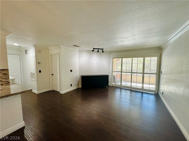 Photo - 2200 S Fort Apache Rd Unidad 2251