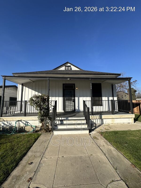 Photo - 500 W School Ave