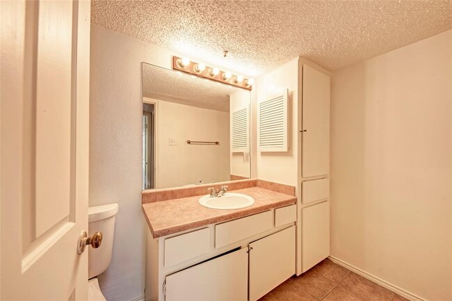 Photo - 2401 Leon St Unit 300