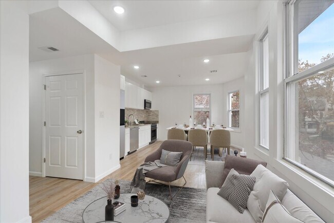 Photo - 815 S 12th St Unit 2