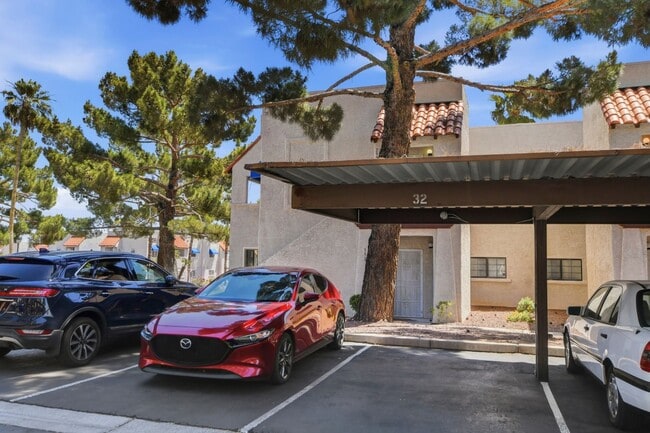 Photo - Upgraded 2 bedroom 2 bath upstairs condo