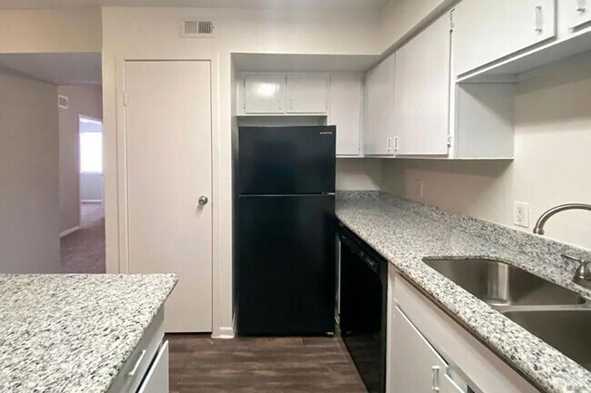 Building Photo - 15100 Golden Eagle Dr Unit 304 Rental
