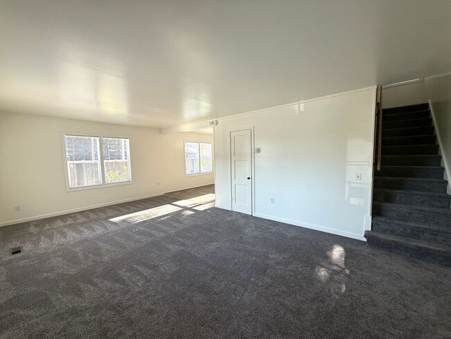Building Photo - 1307 Perkins Ave Unit 1307 Perkins Ave. Rental