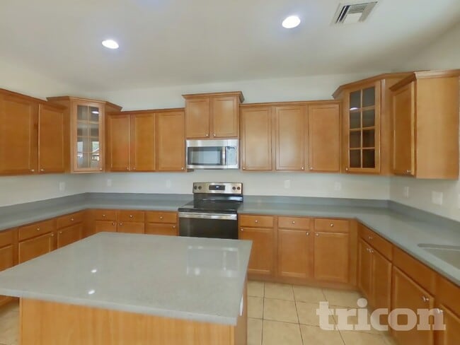 41618 W Avella Dr