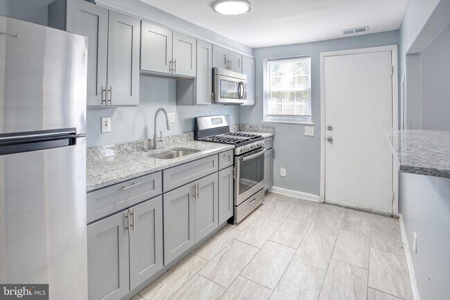 Photo - 819 Aisquith St