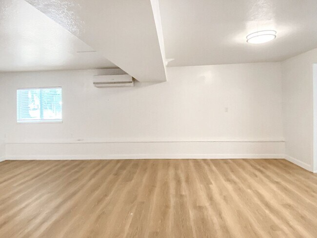 6126 Butterfly Ave Unit B