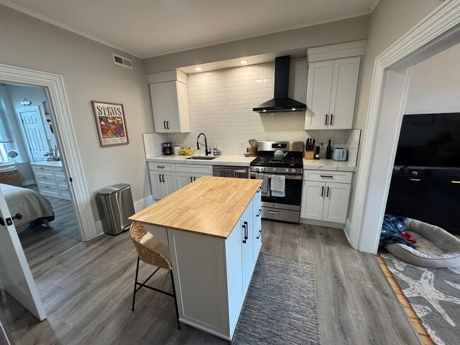 Photo - Updated 1 Bedroom in Downtown Amesbury - Available September 1st Unit 18-2