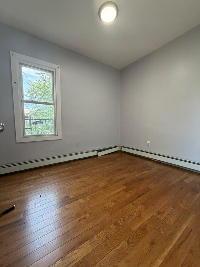 164 Delaware Ave 3R