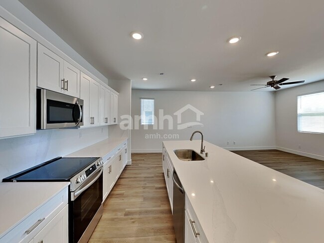 11194 Magallanes St