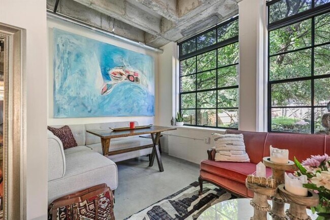 Photo - 1065 United Ave SE Unidad 202