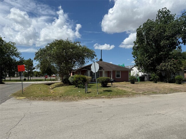 Photo - 5501 Malmedy Rd