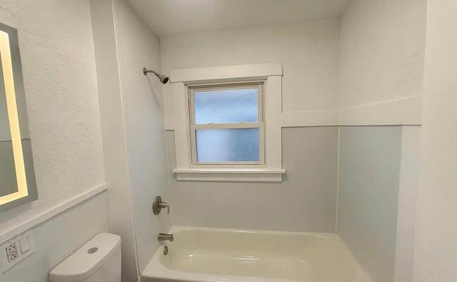 Photo - 910 W Virginia Ave