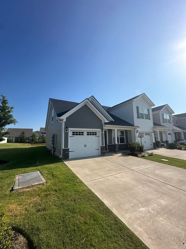 Building Photo - Beautiful 2 Bed 2.5 Bath Townhome *ZONED FOR BLACKMANS SCHOOLS*