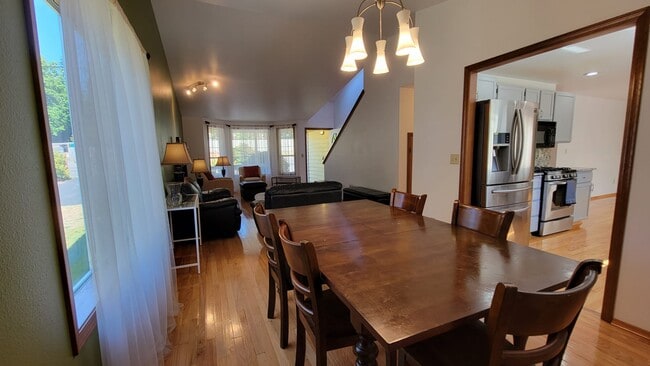 Photo - 19925 Wallingford Ave N