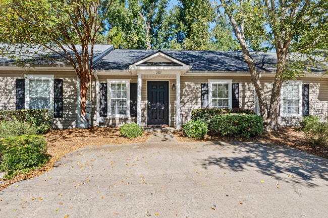 Building Photo - 2215 Bridgeton Rd