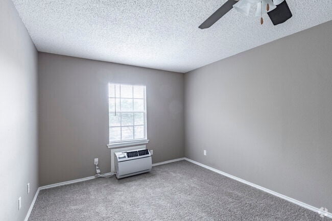 1BR, 1BA - 624SF - Cimarron Senior Estates Apartments