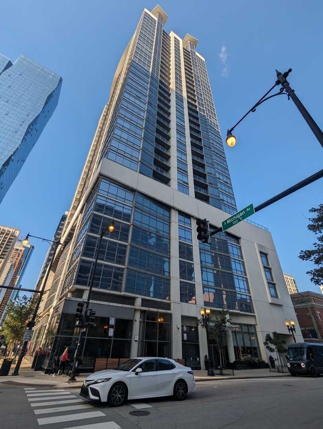 Building Photo - 100 E 14th St Unit 3206