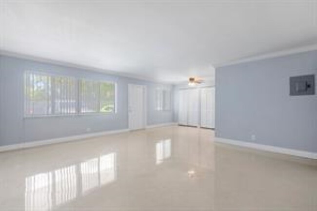 Photo - 1400 NE 54th St Condominio Unidad 102