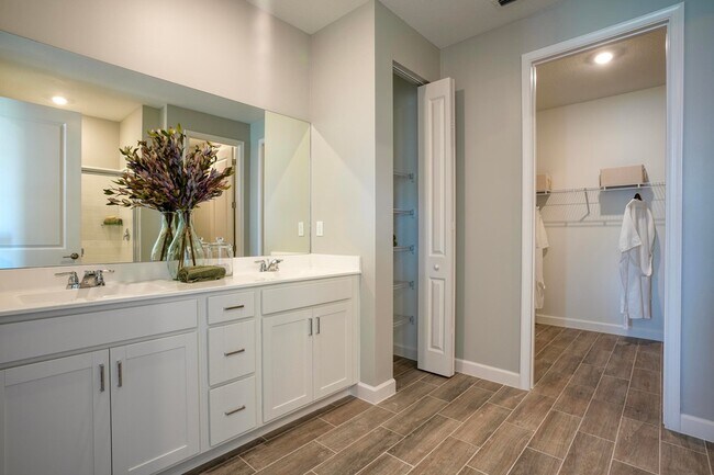 3557 Angler Dr