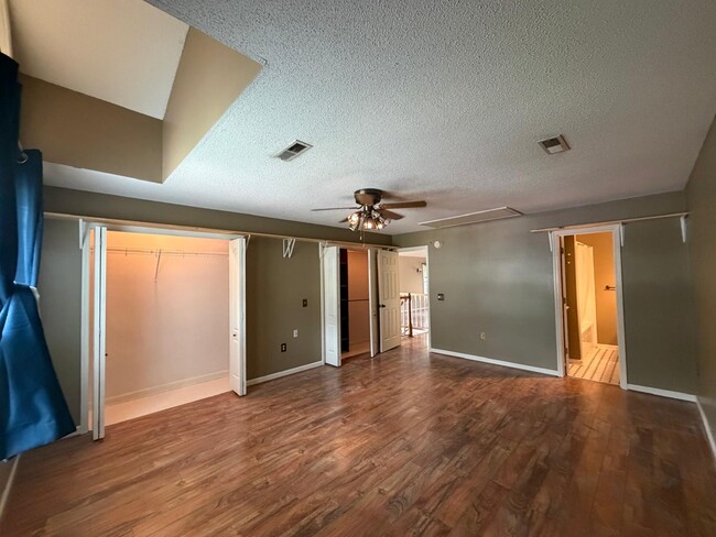 Photo - 516 Carrsbrook Rd SE