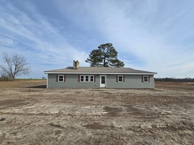 Building Photo - NEW LISTING!!!!!
