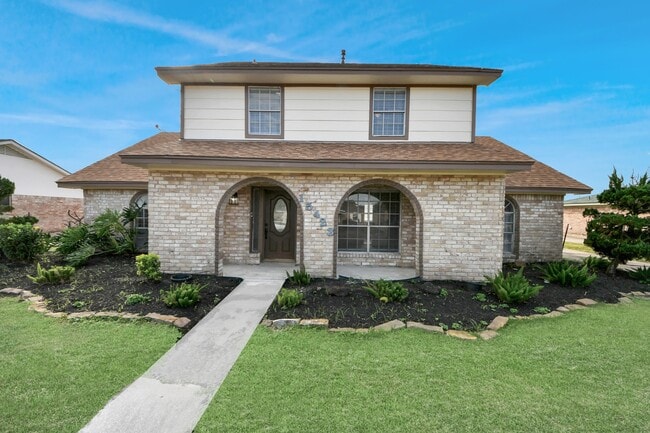 Building Photo - 15423 Ridingwood Dr