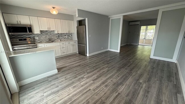 Photo - 2115 NE 42nd Ct Unit 206N