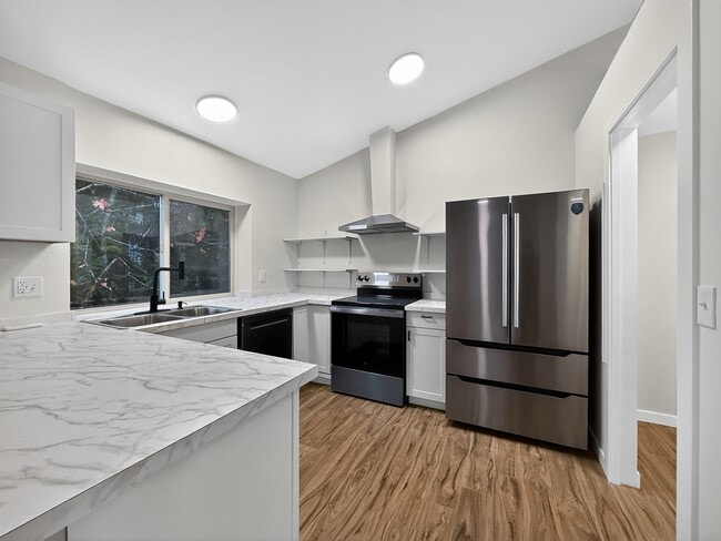 Building Photo - 5502 NE 10th St