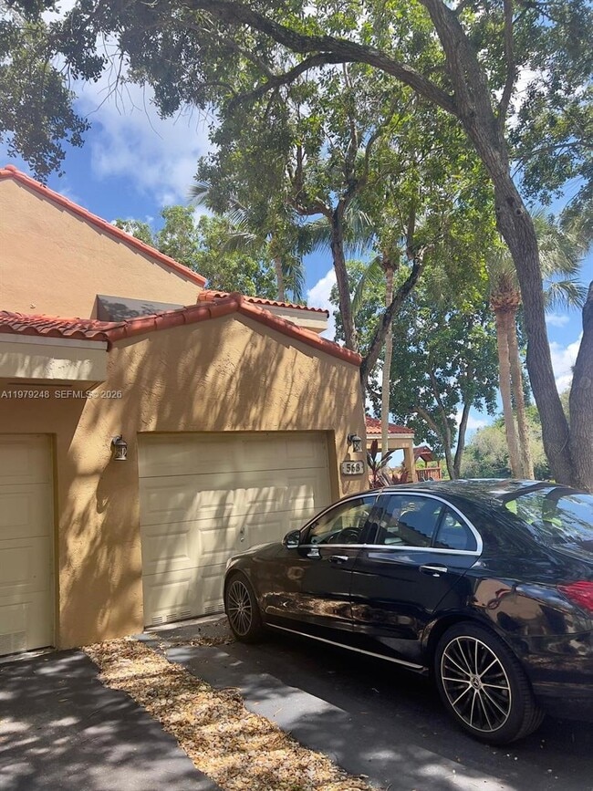 Photo - 568 N University Dr