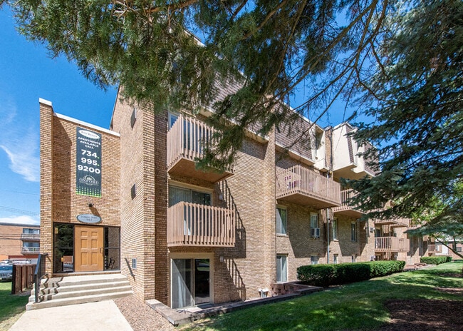 Building Photo - 912 S Forest Ave Unit 912-05 Rental