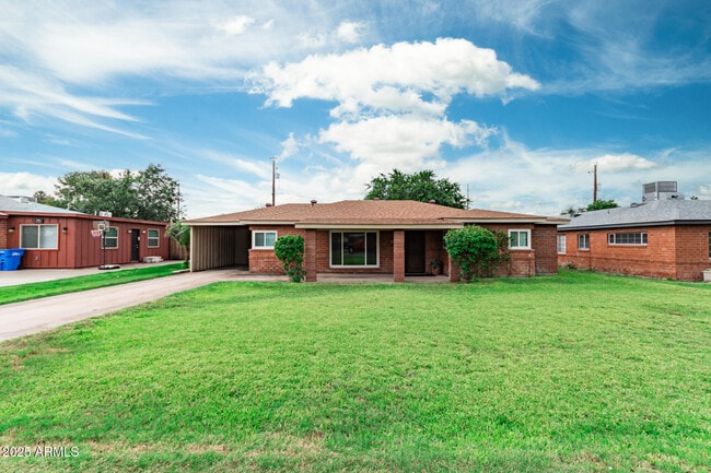 Photo - 839 E Lawrence Rd