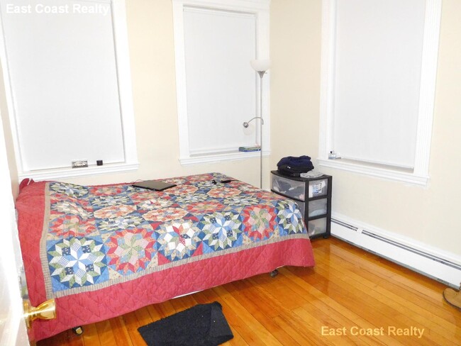 Photo - 81 Empire St Apartamento Unidad 3 HT & HW INCL