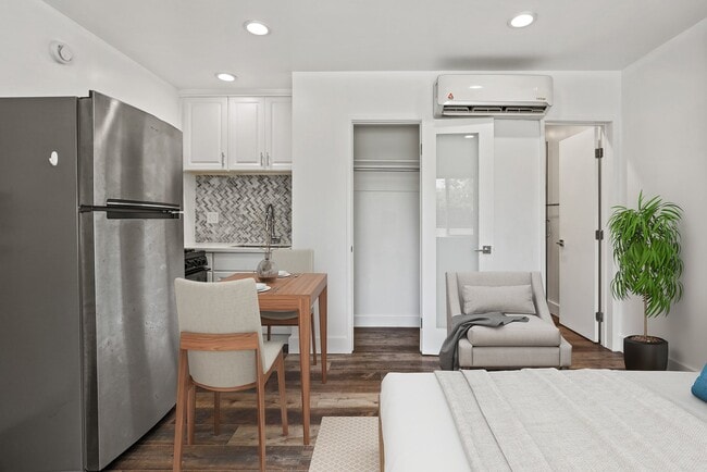 Photo - 1321 W 36th Pl Unidad 10