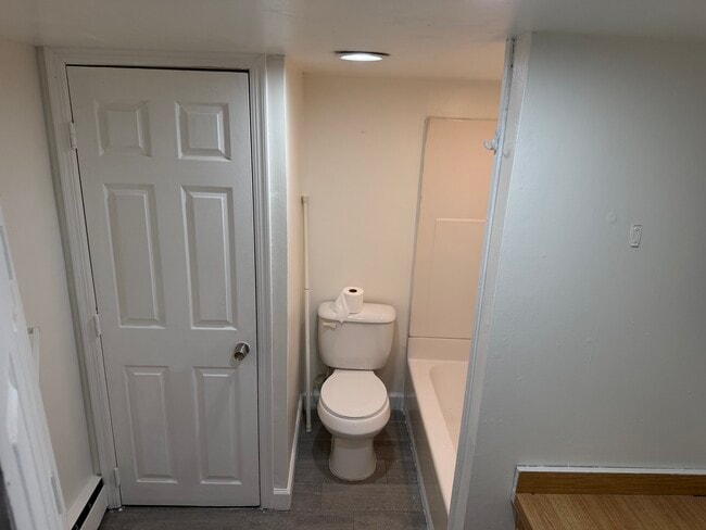 Full Bathroom - 193 E 1st St Unit 3