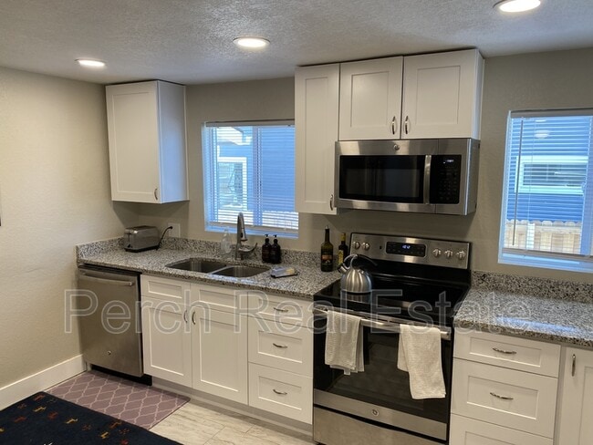 Photo - 1550 Tabor St